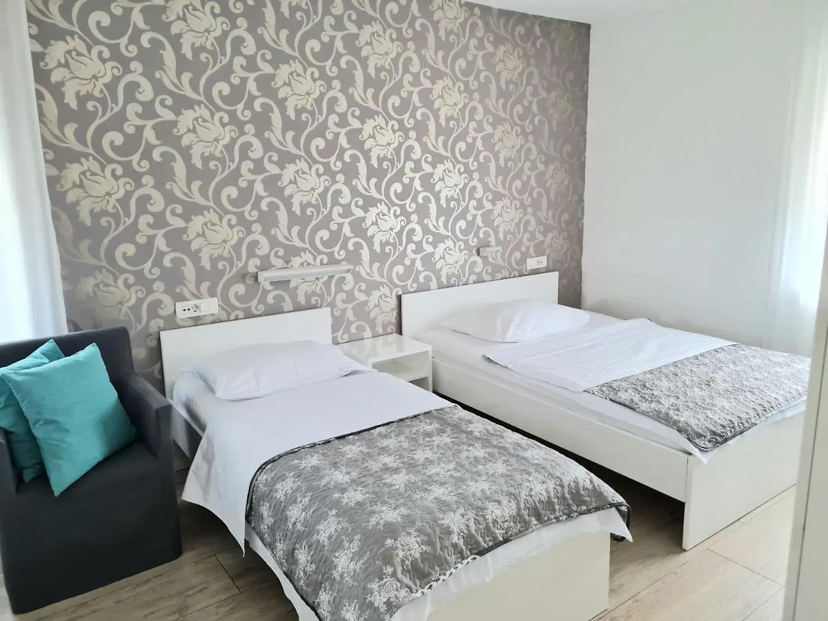Azur Rooms Ljubljana Bed & Breakfast
