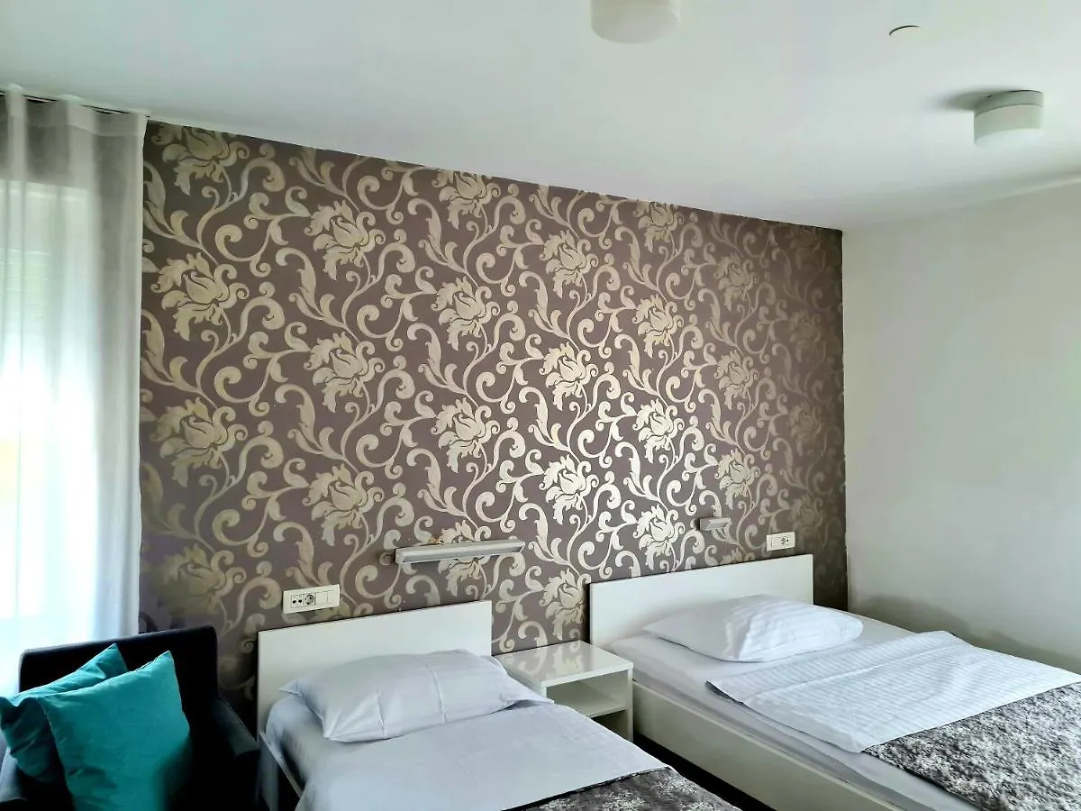 Azur Rooms Liubliana 0*,  Eslovenia