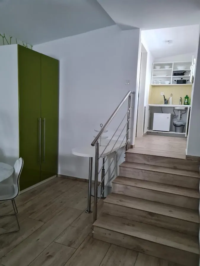 Azur Rooms Ljubljana 0*,