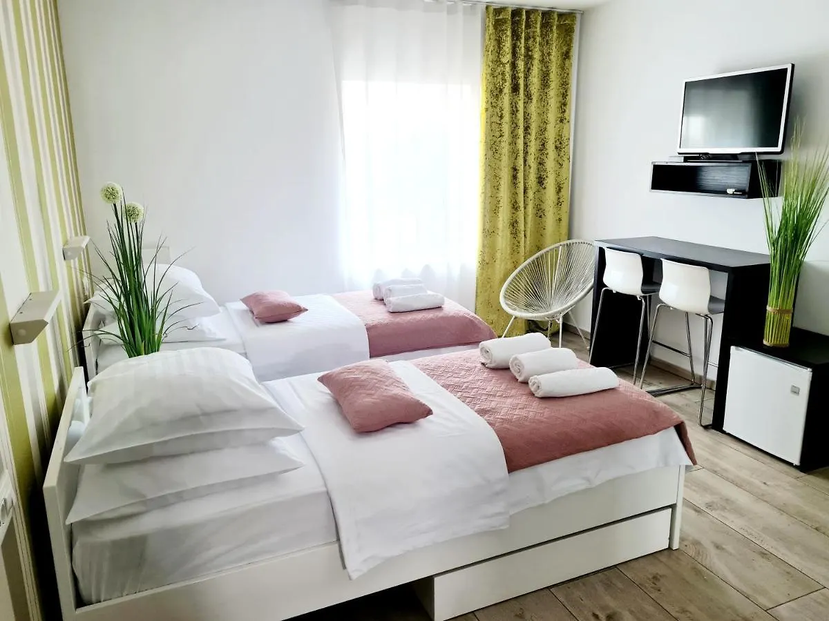 Azur Rooms Ljubljana Bed & Breakfast